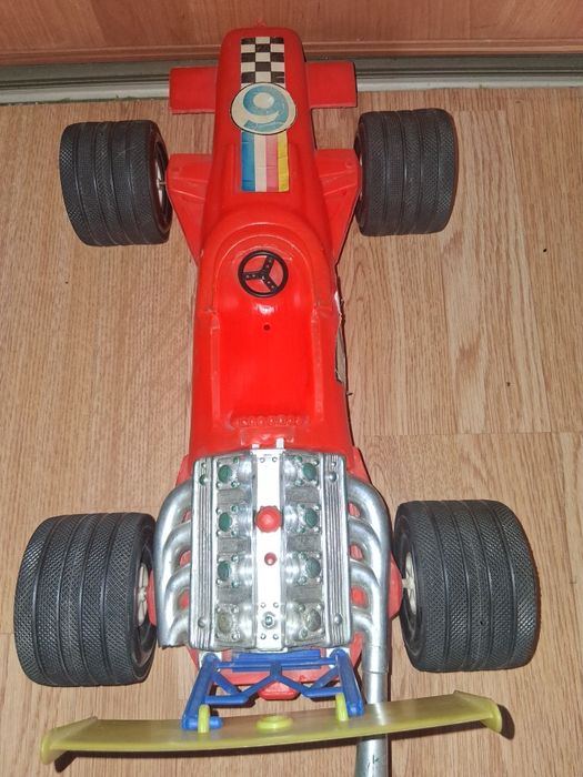 Auto zabawka z Prlu