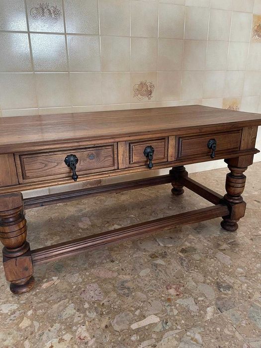 Mesa de centro em Madeira Maciça - Estilo Rústico