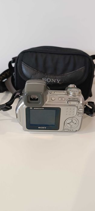 Câmara Sony DSC-H2 (para peças)