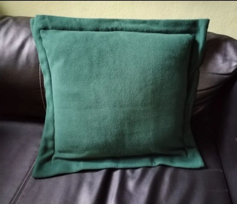 Capas de almofadas em verde escuro
