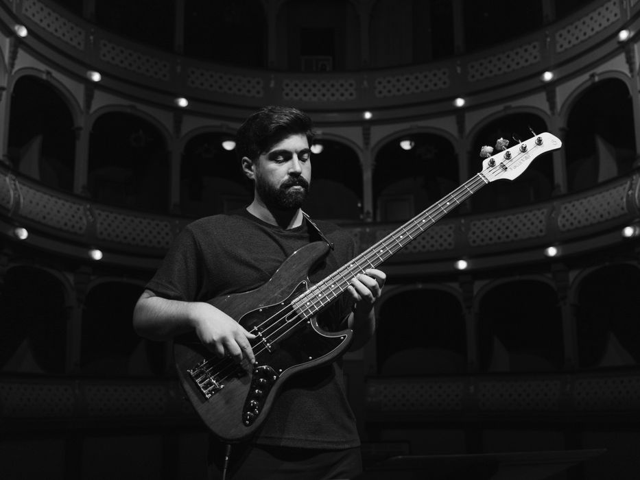 Aulas de Baixo elétrico