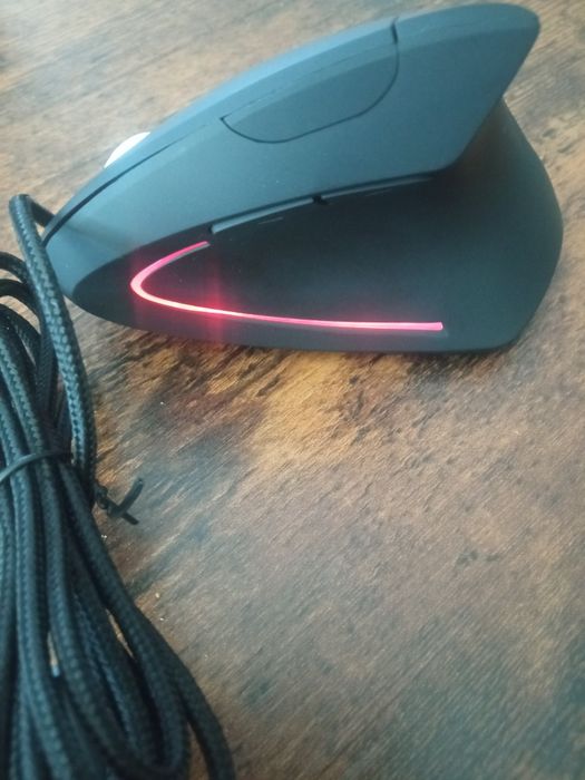 Myszka pionowa przewodowa