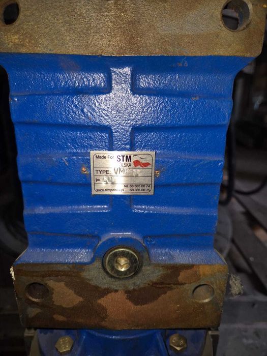 Silniki Lenze 2,2kw z motoreduktorem STM VMR 11