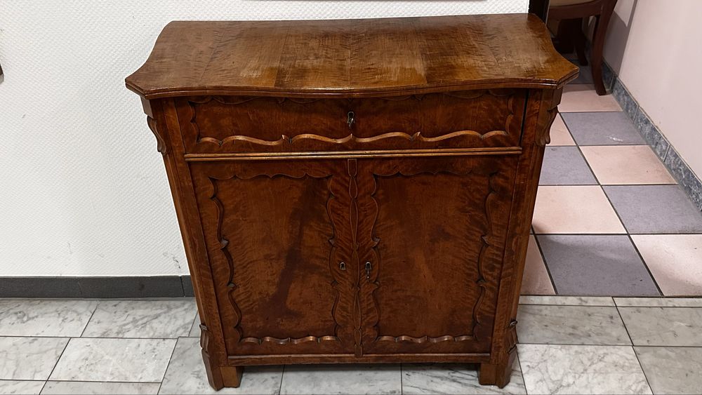 Komoda w stylu Ludwika Filipa