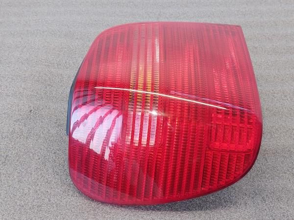 Farolim esquerdo VOLKSWAGEN Polo (6N)