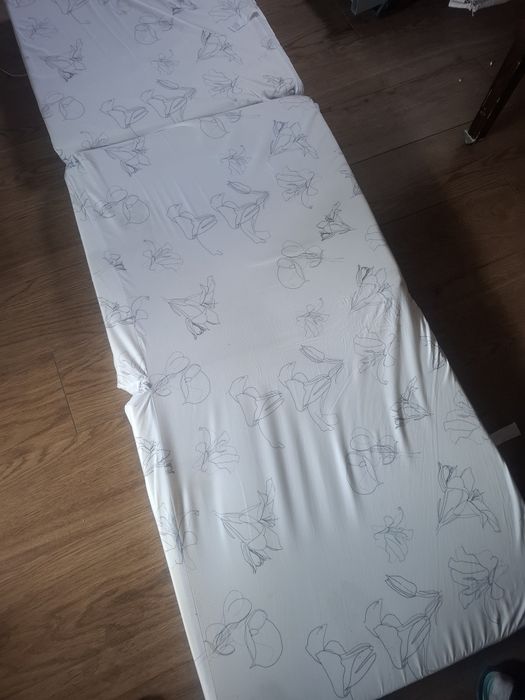 Sprzedam materac z gąbki składany