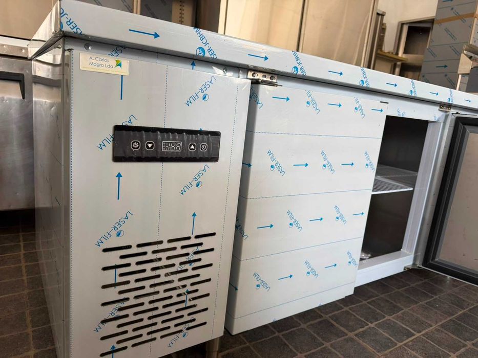 ACM1703 – Bancada de Conservação Inox de 3 Portas - NOVA
