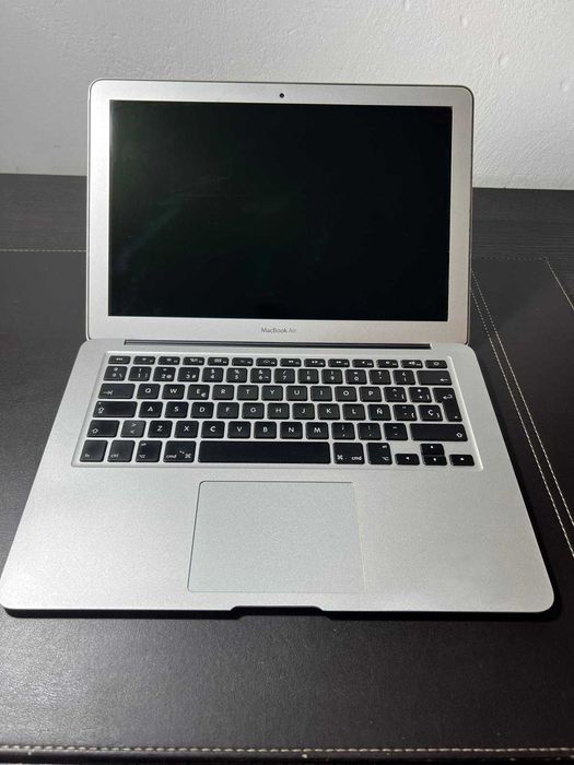 Laptop Apple MacBook Air 13.3" 256GB srebrny w super stanie