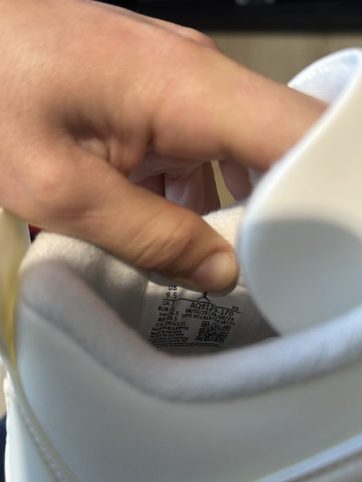 Jordan 4 Retro Metallic Gold