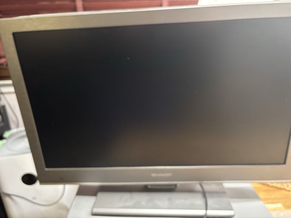 Monitor sharp 24 cale