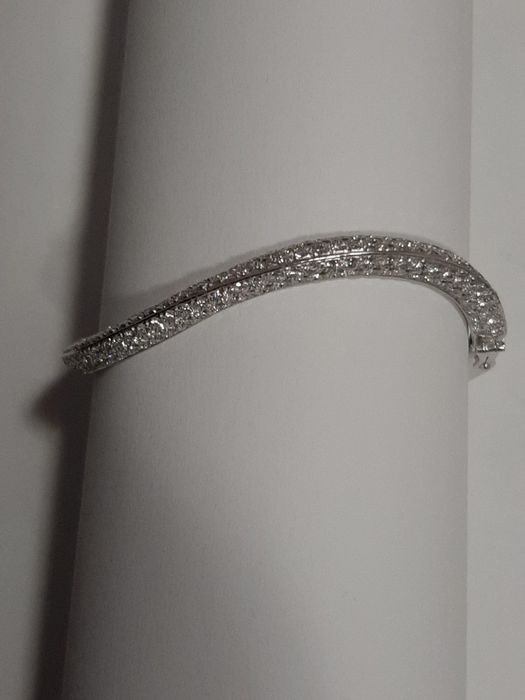 Золотой браслет с бриллиантами 3.77ct.