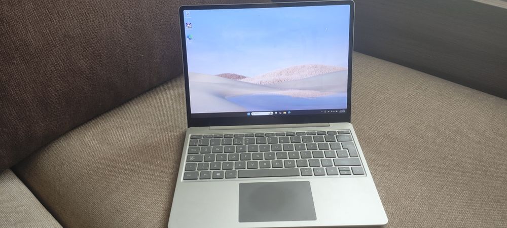 Microsoft Surface Go 1943