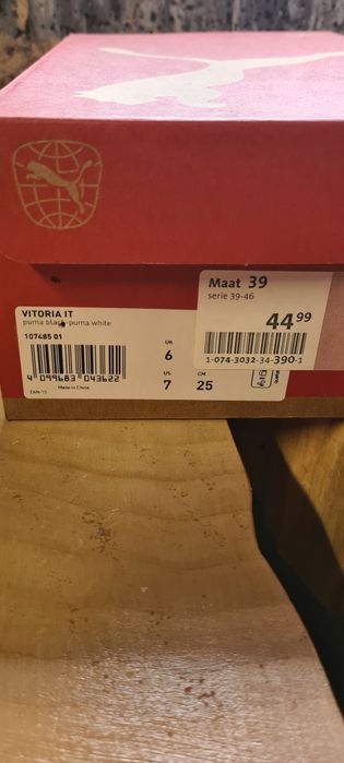 Nowe buty  halówki Puma 39 25 cm wkładka