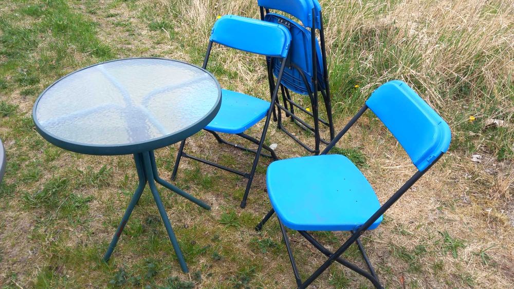 Stoły i krzesła ogrodowe-plastikowe-kilka sztuk