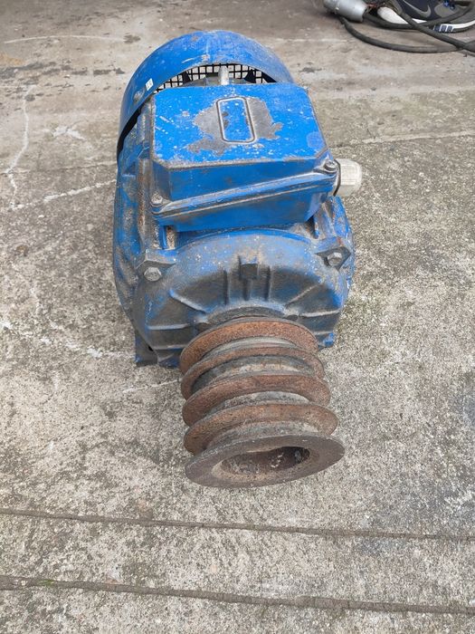 Silnik 7.5 kw gwiazda trójkąt