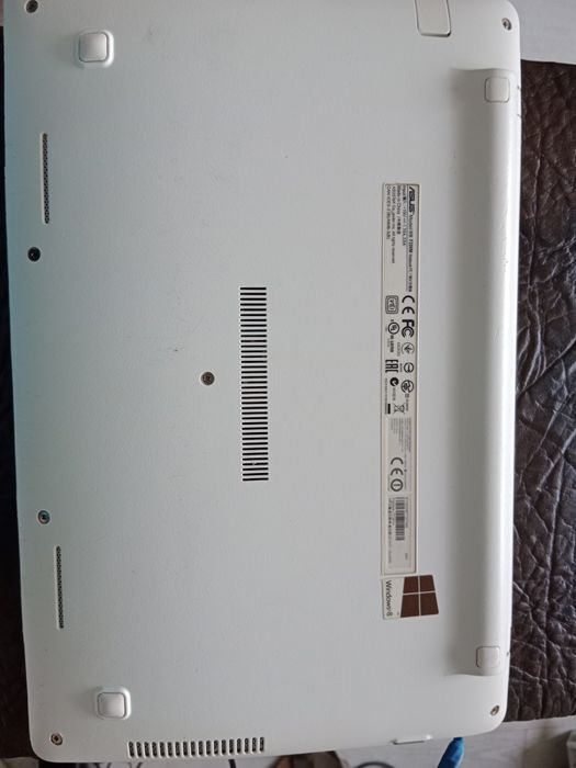 Продам нетбук Asus f200m