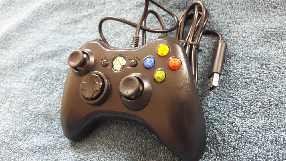 Геймпад на Xbox 360 черный
