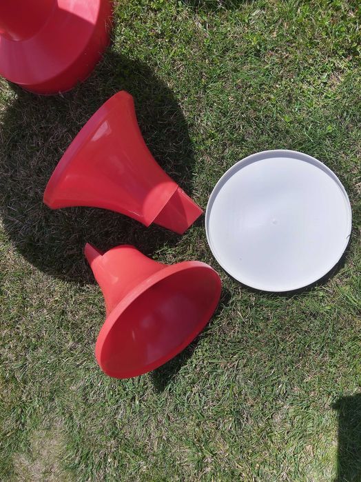 Design PRL Stolik i taborety ogrodowe z tworzywa Knurów/Brzozów