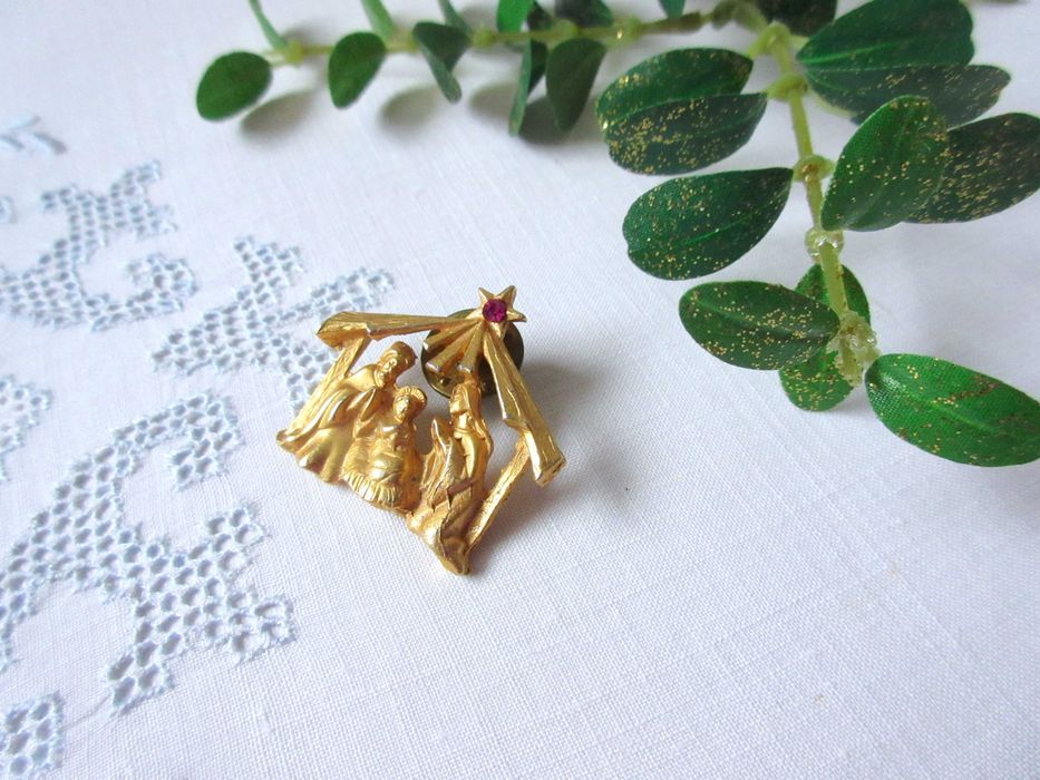 Szopka świąteczna broszka pin