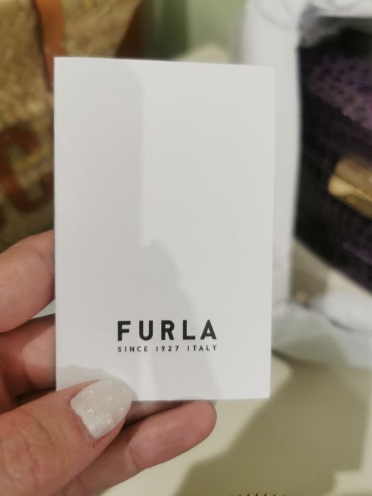 Mala Furla com etiqueta