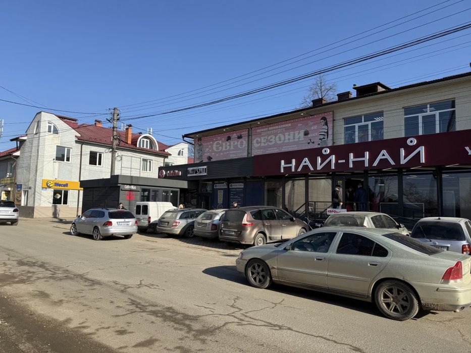 Здаєтья приміщення фасад Сторожинець