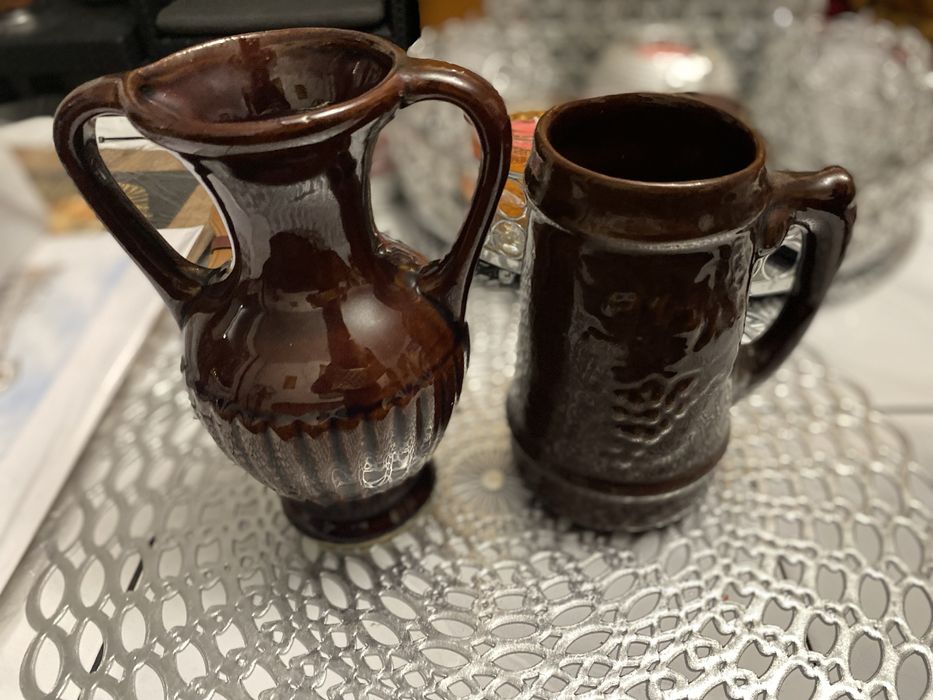 Glinisne wazoniki brązowe