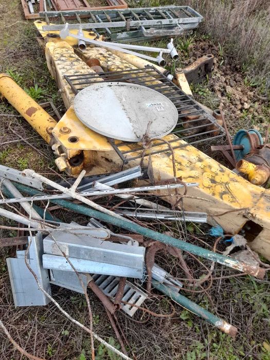 Sucata metais  à venda – conforme fotos.