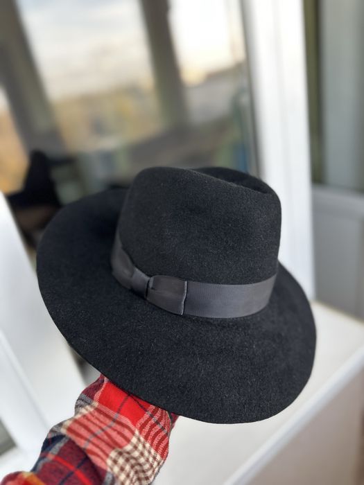 Чорна шляпа, кролячий пух 100%