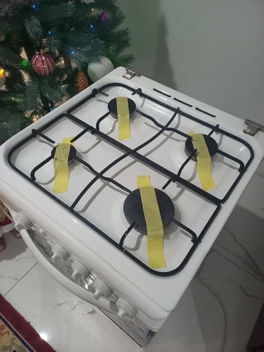 Продам газову плиту Indesit