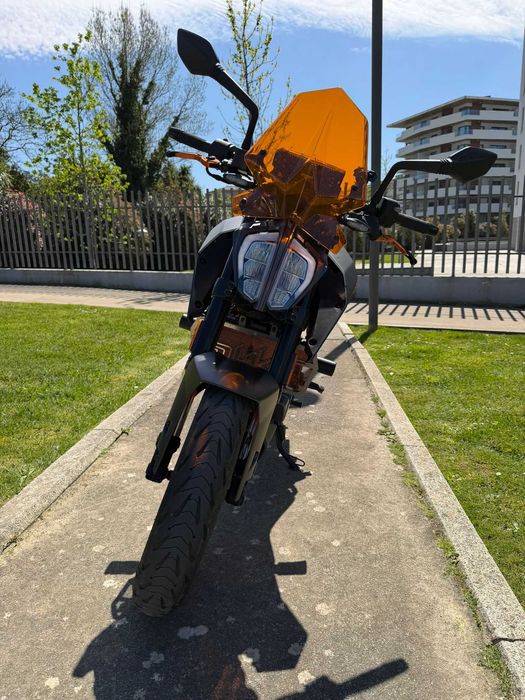 Mota KTM Duke 125 de 2023