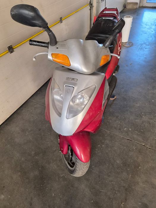 Motocykl skuter Daelim