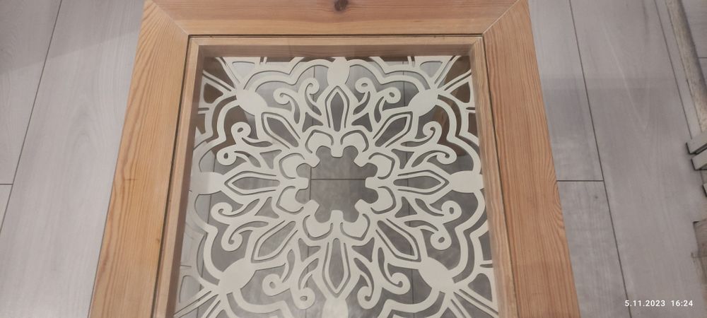 Stolik kawowy drewniany ze szkłem