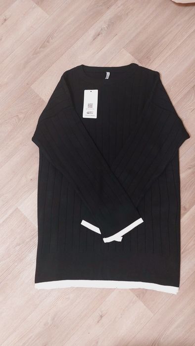 Класичний светр оверсайз