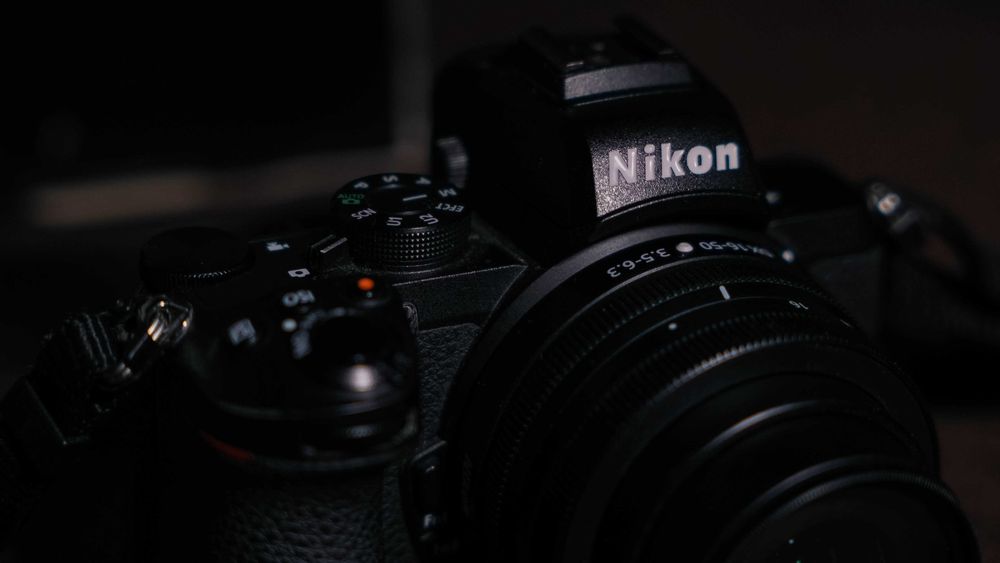 Камера Nikon Z50 та об'єктив Kit DX 16‑50mm