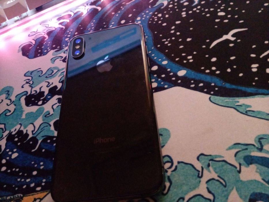 Продам iPhone XS ideal