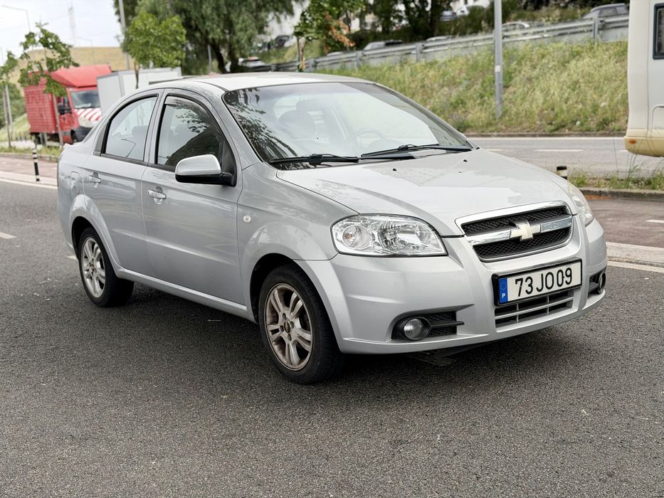 Chevrolet Aveo 1.2 com AC 140 mil kms