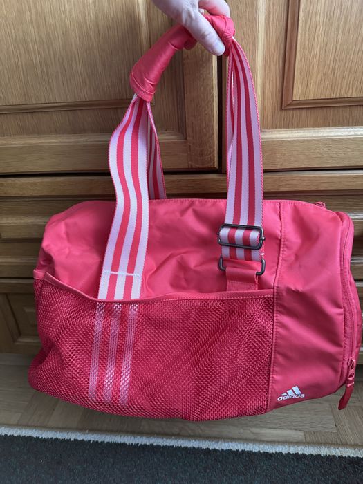 Różowa torba sportowa Adidas