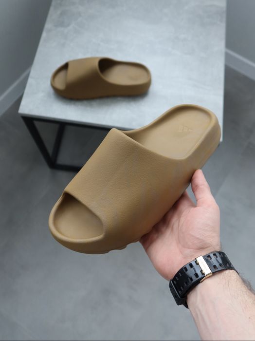 Чоловічі Шльопанці / Тапочки Adidas  YEEZY  Slides  27.5cm