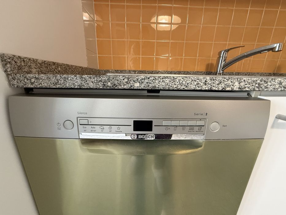 Máquina de Lavar e secar Loiça BOSCH SMS2ITI33E
