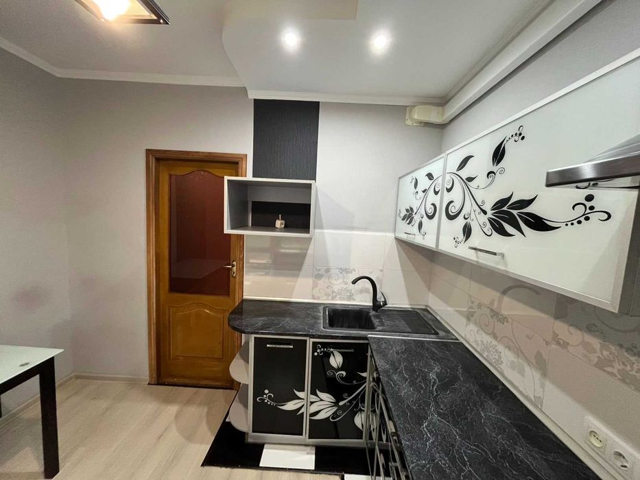 гарна 1к на озерній ,мінімальне оф