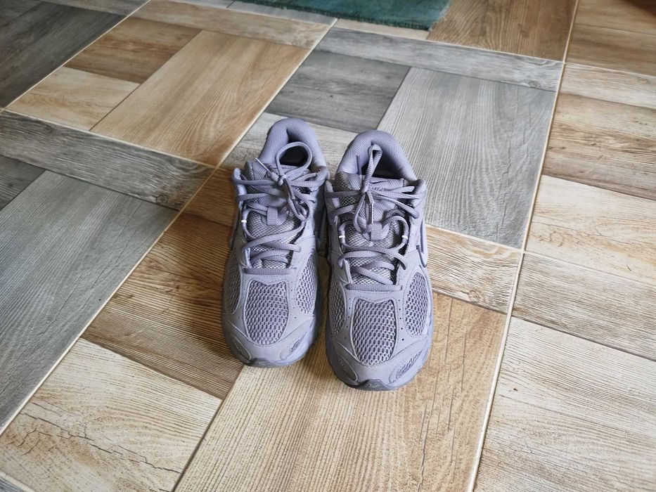 Кросовеи NIKE сірі