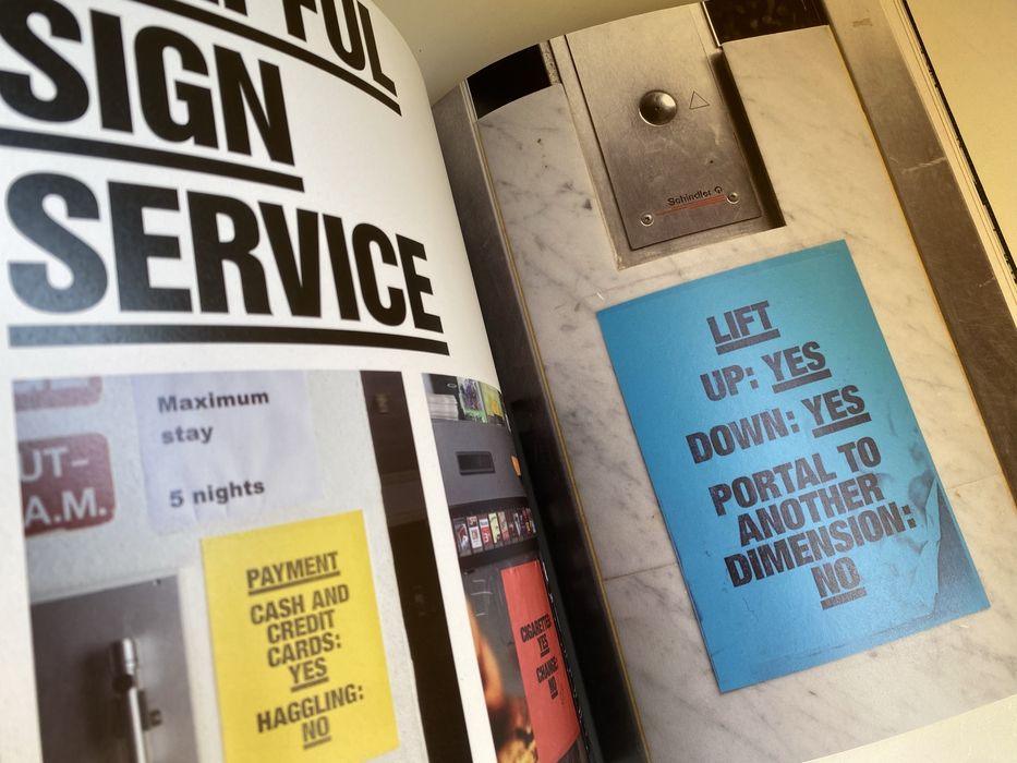 The Worst Hotel in the World. Livro de artes graficas e marketing.