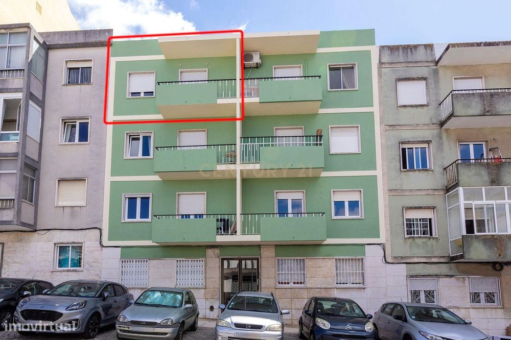 Excelente Apartamento T2 para Arrendamento Mobilado na Rua Cecília Mei