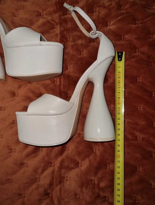 Sandálias super plataforma NOVAS