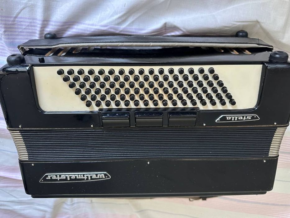 Акордеон Weltmeister Stella