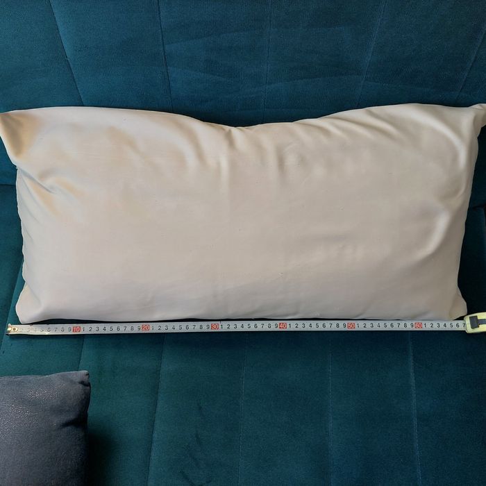 Poduszka z poszewka satyna 30 x 67 . 3 sztuki