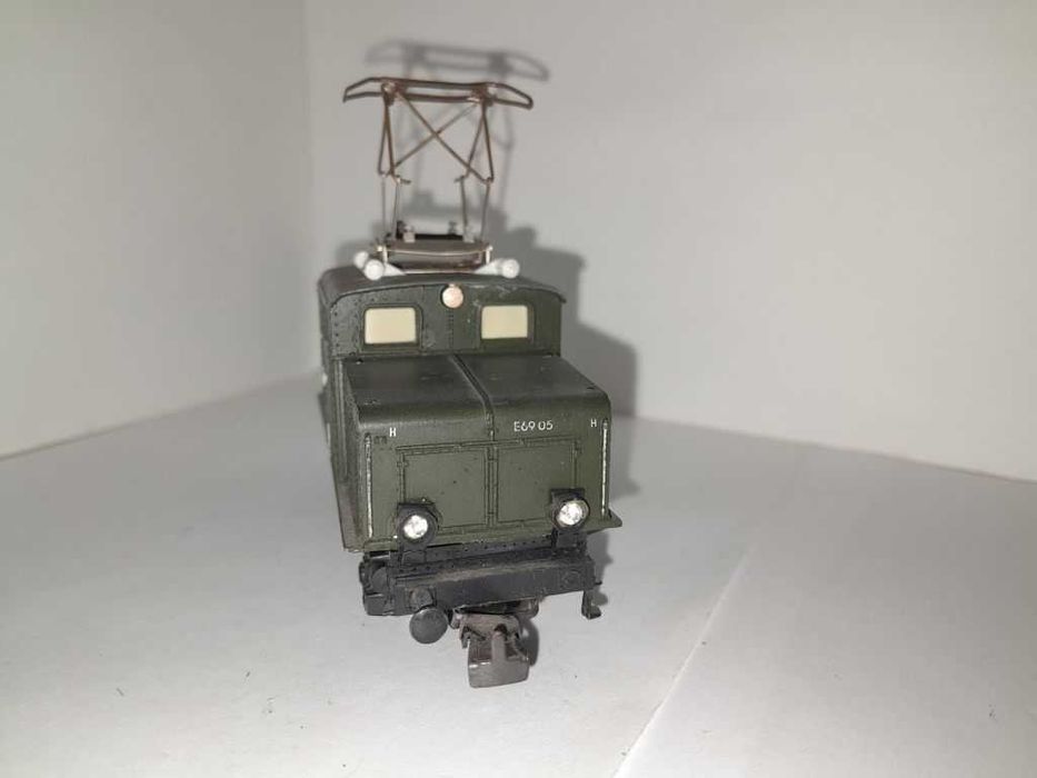 Локомотив електровоз е69 Піко. Залізниця Piko. Пико НО 1/87