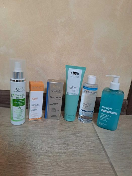 Zestaw kosmetyków do pielęgnacji twarzy