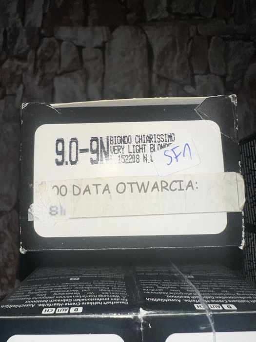 Zestaw nowych farb do włosów artego. 17 szt.