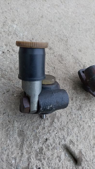 Насос низького тиску  трактор, диск щеплення МТЗ 80 новий, причіп вісь